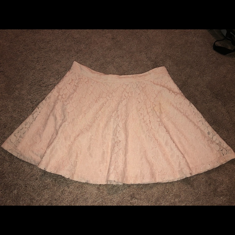 Lace skirt